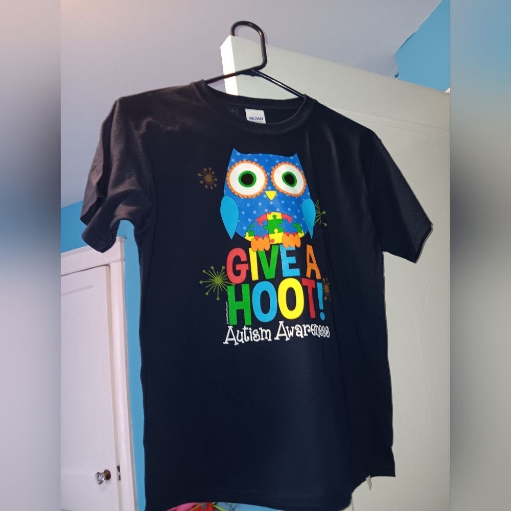 Autism Awareness Give a Hoot Gildan Heavy Cotton T-Shirt Small Youth